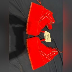 YRU Qozmo “Po” Platforms size 9